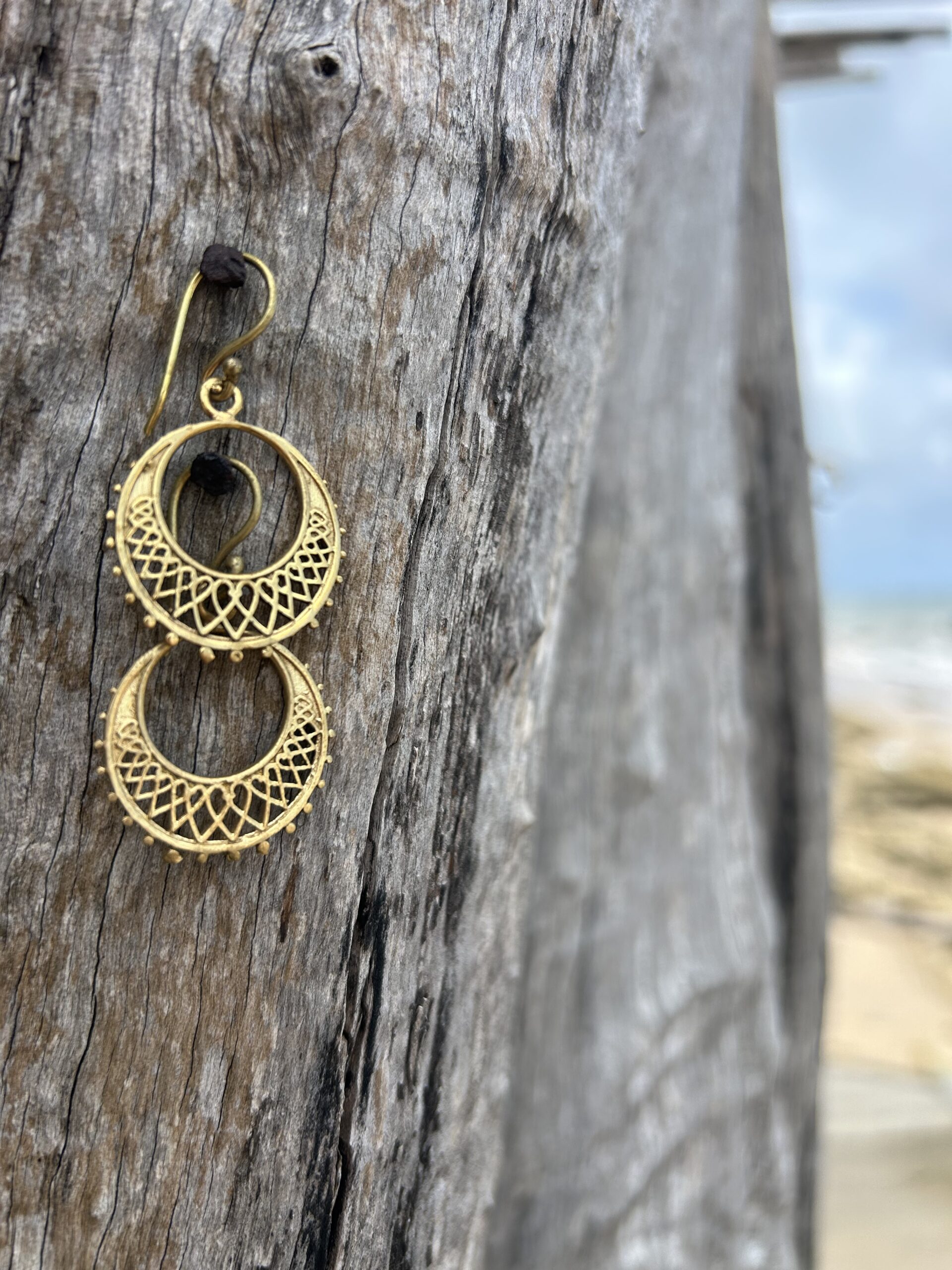 Goldene Mandala Ohrringe – Schmuck aus Indien