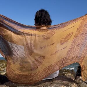 Yogaschal mit Sanskrit-Mantra – leichter Baumwollschal aus Indien