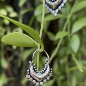 Silberfarbene Ethno Creolen – Schmuck aus Indien