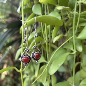 Silberfarbene Ohrringe – Schmuck aus Indien